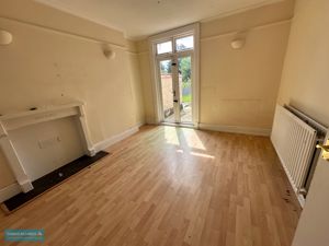 Dining Room- click for photo gallery